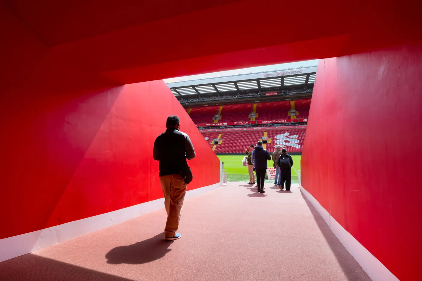 Le tunnel des joueurs, à la sortie sur la pelouse