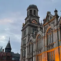 Jeu d'exploration de Manchester avec Alan Turing