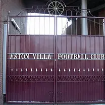 Match de football d'Aston Villa à Villa Park