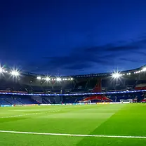 Sesión nocturna en el Parc des Princes con la experiencia «Pitchside»