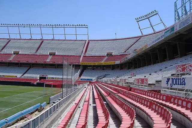 Estadio Ramón Sánchez Pizjuán : l'intérieur du stade