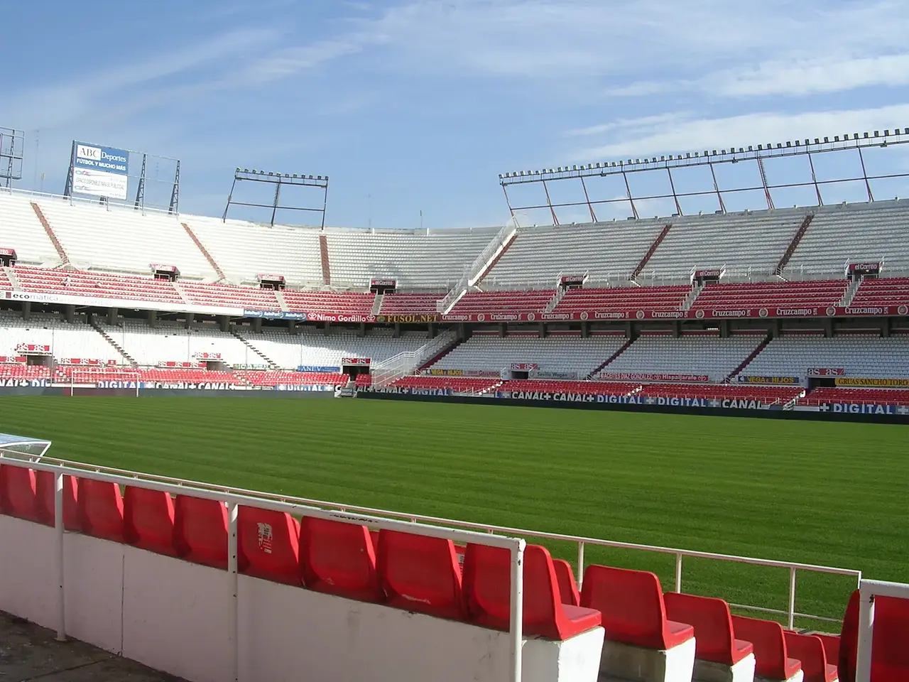 Estadio Ramón Sánchez Pizjuán : vue panoramique