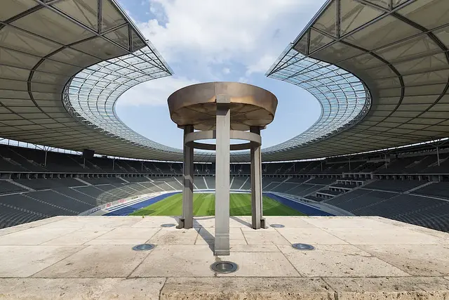 Olympiastadion Berlin : la vasque olympique