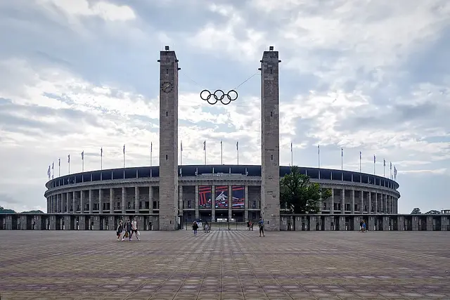 Olympiastadion Berlin : l'extérieur du stade