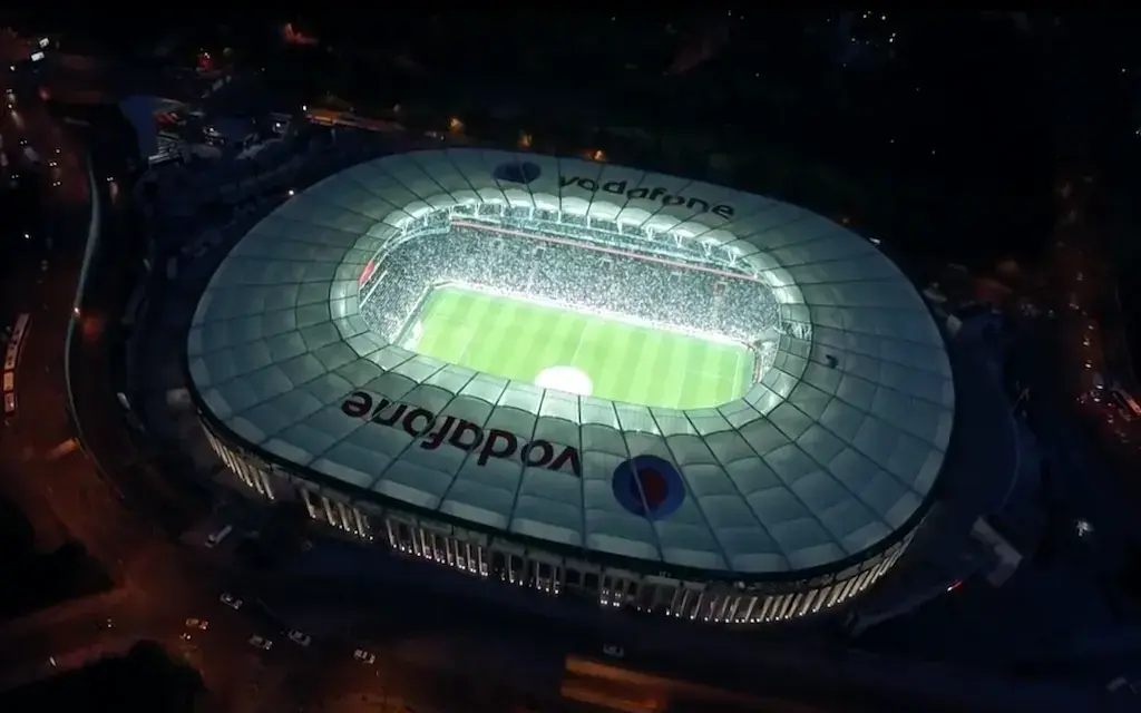 Tüpraş Stadyumu: lo stadio dall'esterno